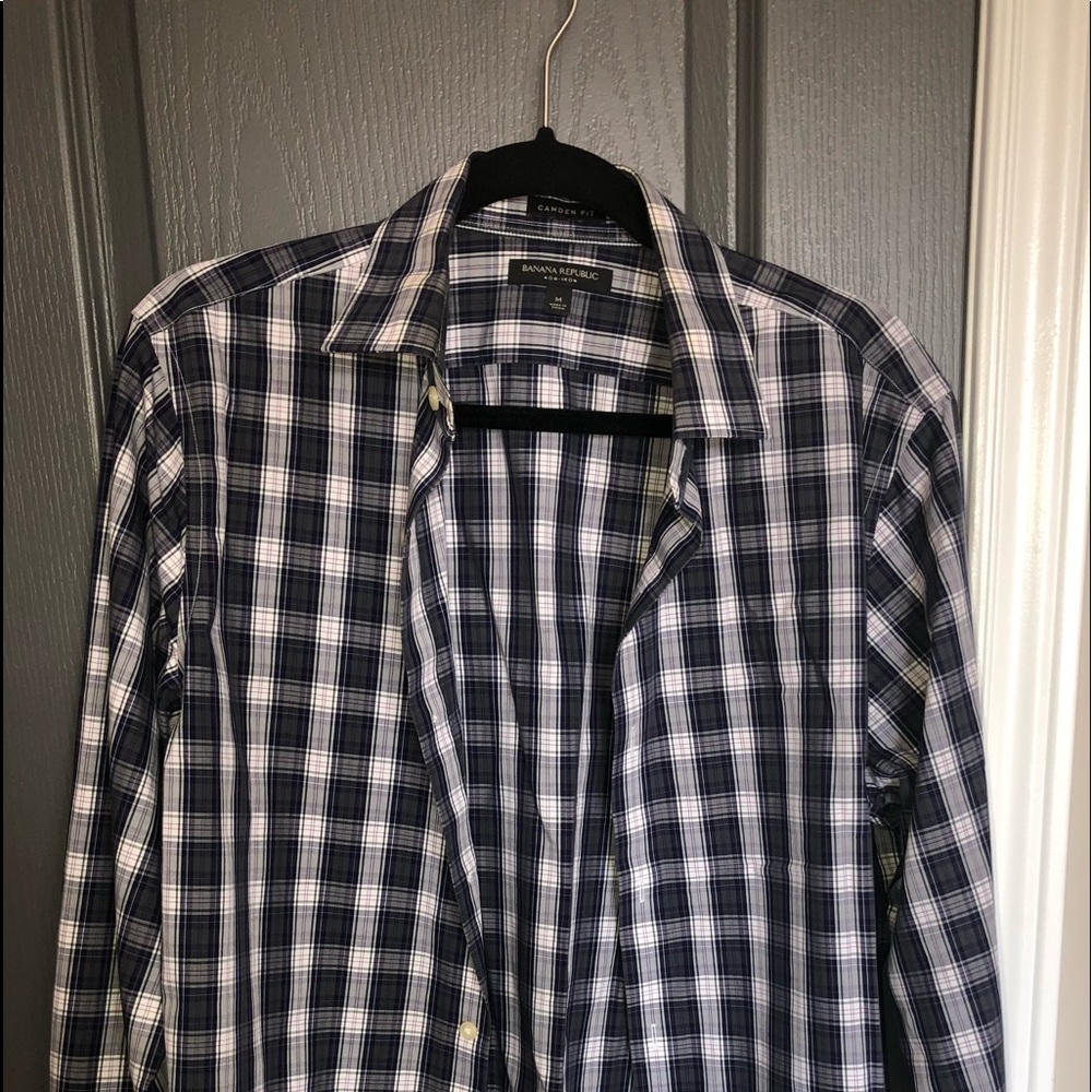 Men’s Banana Republic men’s shirt.
